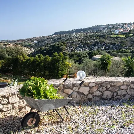 Pateo Ips Plaka * Almyrida (Crete)