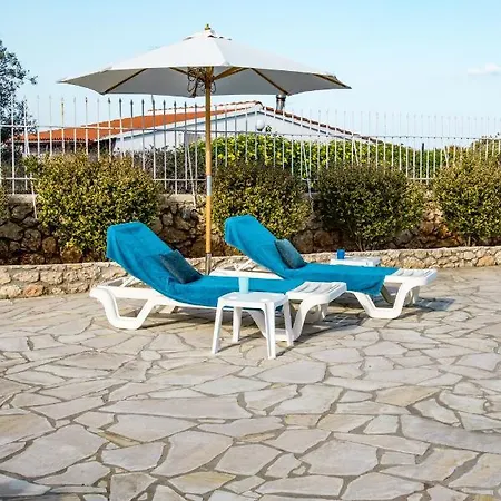 Villa Pateo Ips Plaka *