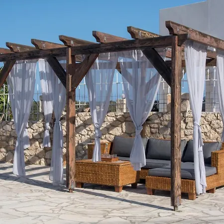 Pateo Ips Plaka Villa *