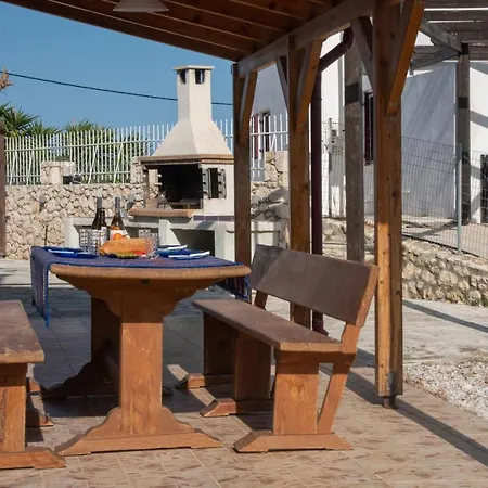 Villa Pateo Ips Plaka *